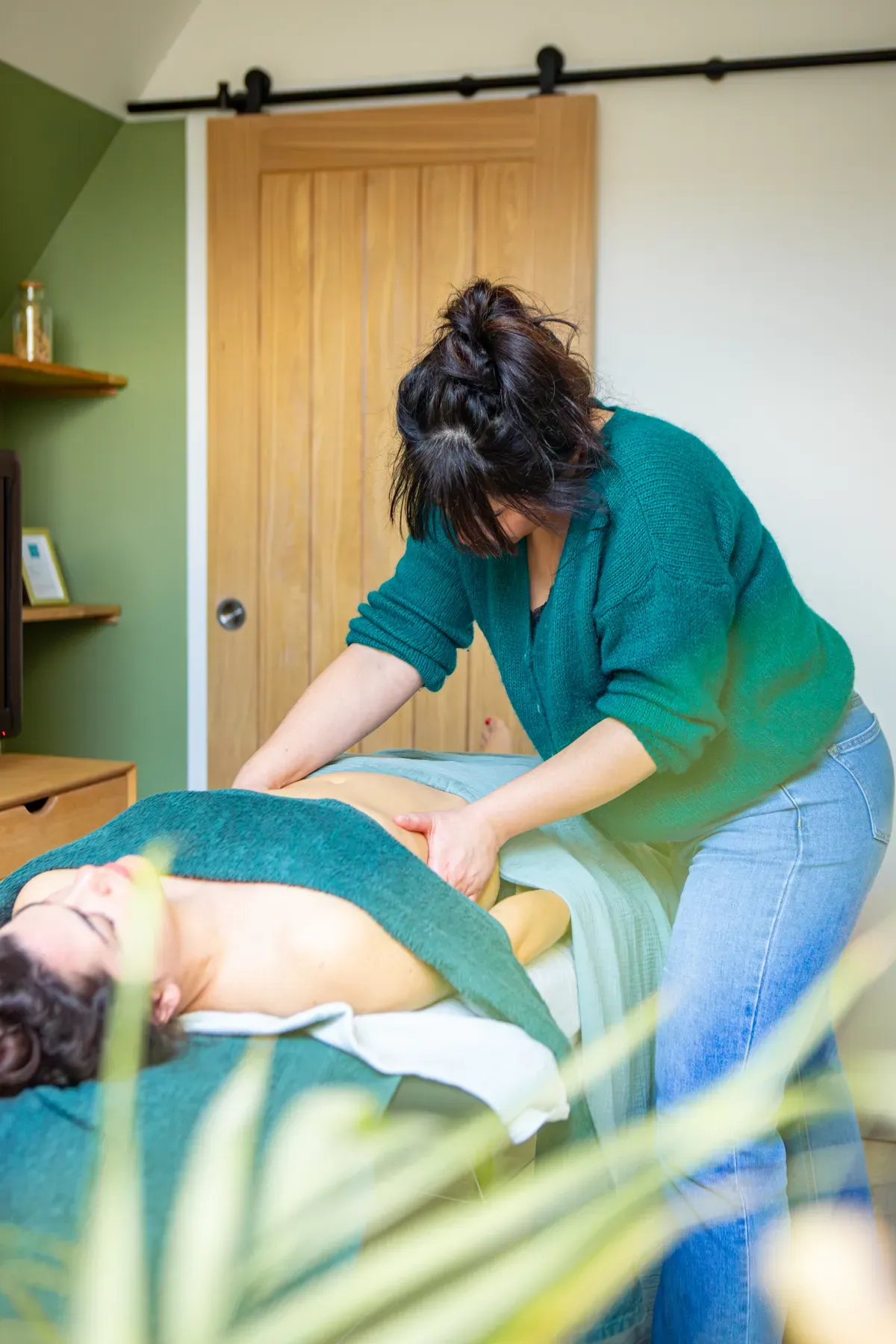 Massage abdominal Chi Nei Tsang